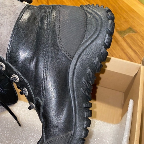 UGG boots - Picture 11 of 16